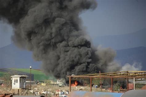 Bomberos combate nuevo incendio en sector industrial de.